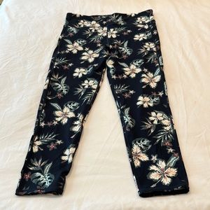 Vuori Hawaiian print yoga tights